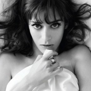 Lizzy Caplan Poses Poolside for Malibu Magazine Cover Shoot - Wardrobe